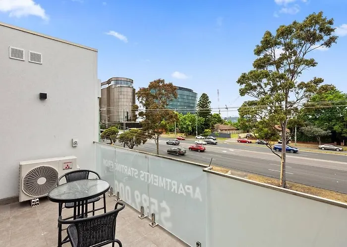 3 Bedroom Family Apartment Near Chadstone
